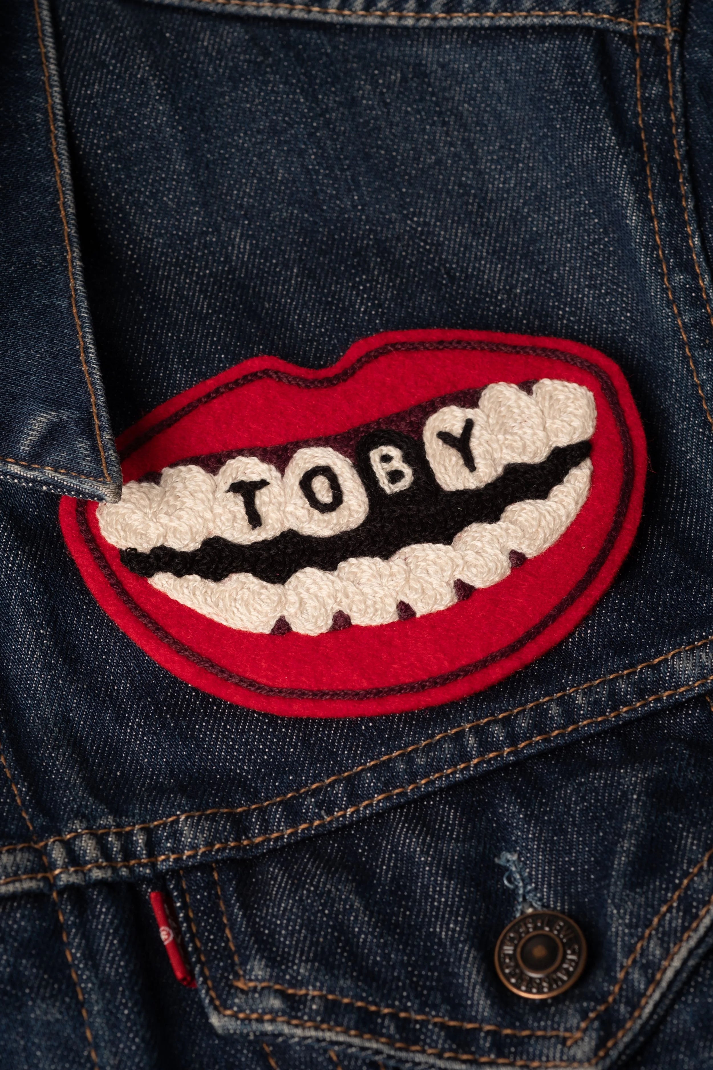 Smile (Missing Tooth) – Customisable Patch