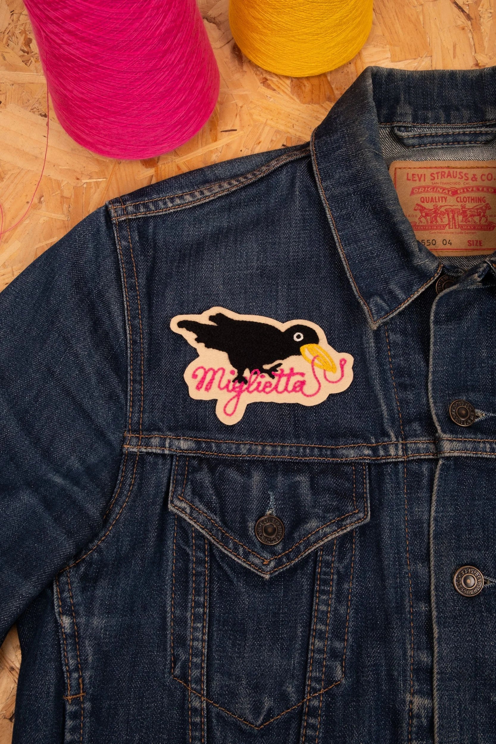 Wiggly-worm Catching Crow - Customisable Patch