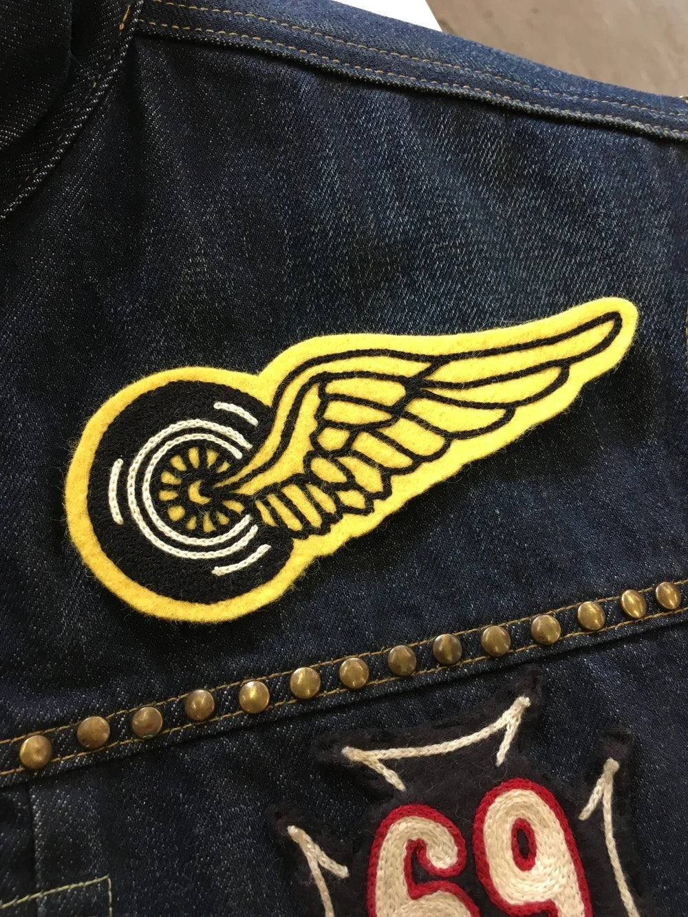 12 Spokes American Racing Wing Wheel (Yellow) - Patch